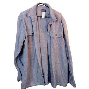 Men’s Patagonia organic cotton button up shirt